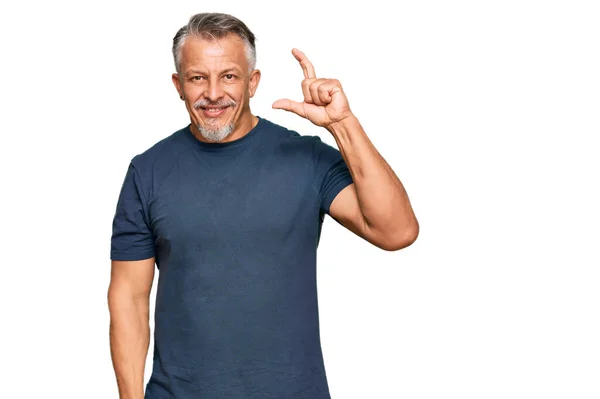 Hombre Pelo Gris Mediana Edad Que Usa Ropa Casual Sonriente —  Fotos de Stock