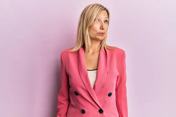 Middle Age Caucasian Woman Wearing Business Jacket Smiling Looking Side — Stock Photo, Image