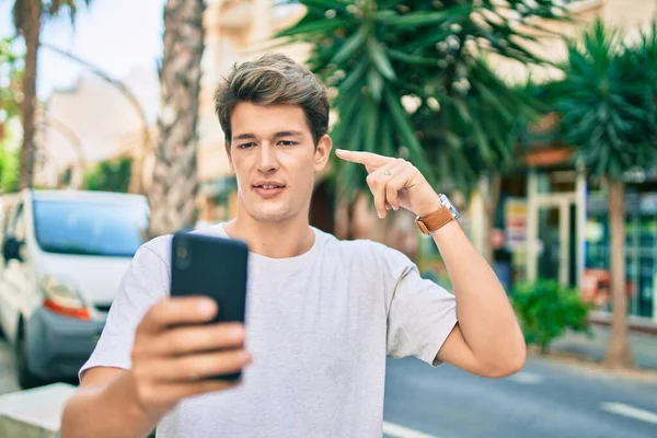 Young Caucasian Man Smiling Happy Doing Video Call Using Smartphone — Stock Photo, Image