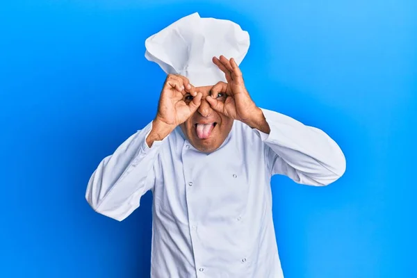 Maturo Uomo Del Medio Oriente Indossa Uniforme Cuoco Professionista Cappello — Foto Stock