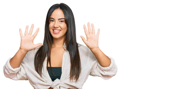 Молодая Красивая Латиноамериканка Одетая Повседневную Одежду Показывающая Пальцами Номер Десять — стоковое фото