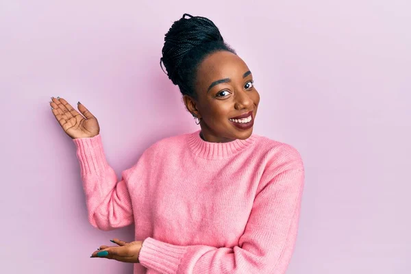 Young African American Woman Wearing Casual Winter Sweater Inviting Enter — Stock Photo, Image
