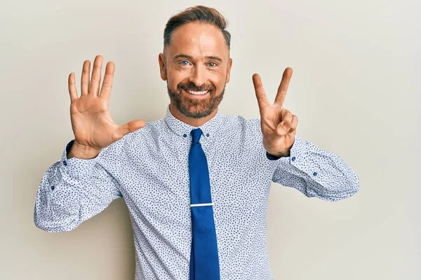 Bonito Homem Meia Idade Vestindo Camisa Negócios Gravata Mostrando Apontando — Fotografia de Stock