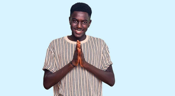 Young African American Man Wearing Casual Clothes Celebrating Mad Crazy — Stock Photo, Image