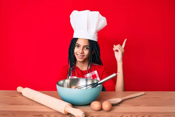 Young African American Girl Child Braids Wearing Professional Cook Apron — Stock fotografie