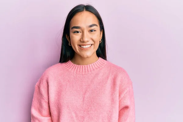 Jovem Mulher Asiática Vestindo Camisola Inverno Casual Com Sorriso Feliz — Fotografia de Stock