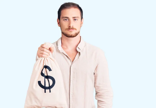 Giovane Uomo Caucasico Bello Possesso Denaro Borsa Con Dollaro Simbolo — Foto Stock