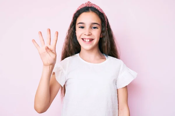 Nettes Hispanisches Kindermädchen Lässiger Kleidung Und Diadem Das Mit Finger — Stockfoto