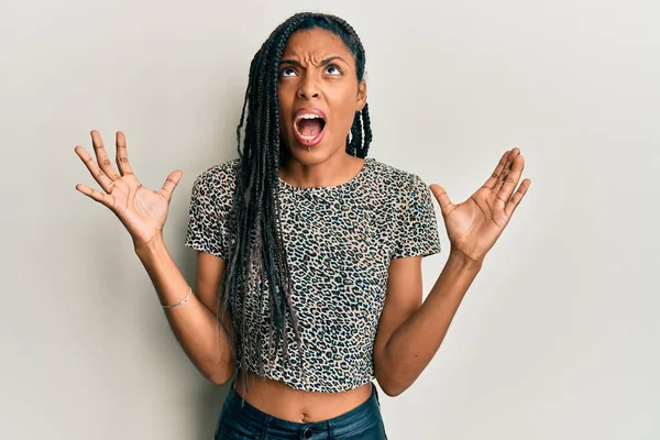 African American Woman Wearing Casual Clothes Crazy Mad Shouting Yelling — Stock Photo, Image