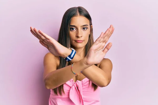 Young Hispanic Woman Wearing Casual Style Sleeveless Shirt Rejection Expression — Stok fotoğraf