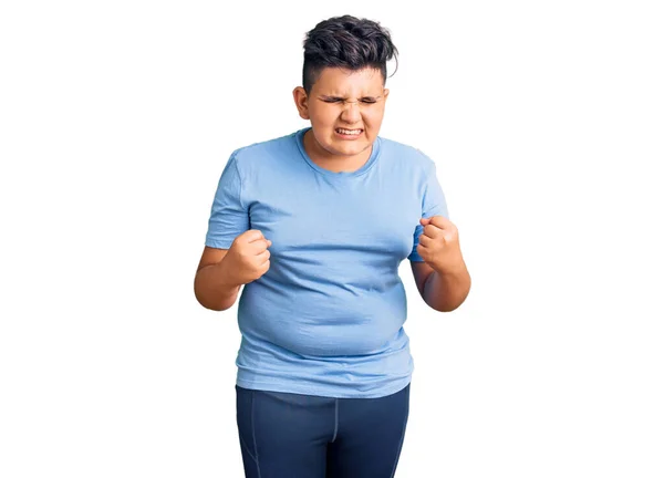 Niño Pequeño Con Ropa Entrenamiento Deportivo Muy Feliz Emocionado Haciendo — Foto de Stock