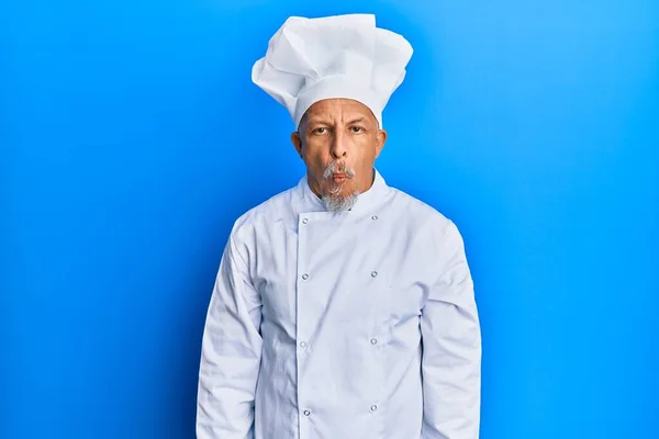 Uomo Mezza Età Dai Capelli Grigi Che Indossa Uniforme Cuoco — Foto Stock