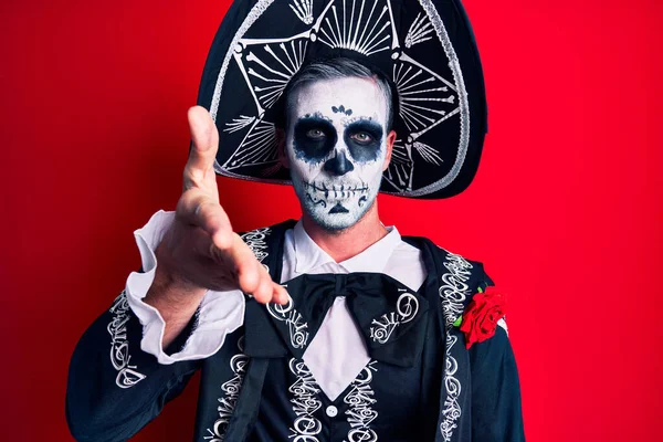 Mladý Muž Který Měl Sobě Mexický Den Mrtvého Kostýmu Přes — Stock fotografie