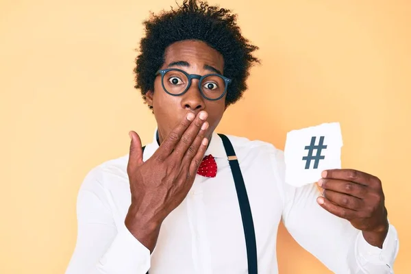 Handsome African American Man Afro Hair Holding Hashtag Paper Covering — ストック写真