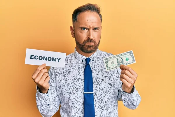 Schöner Mann Mittleren Alters Der Die Botschaft Der Wirtschaft Der — Stockfoto