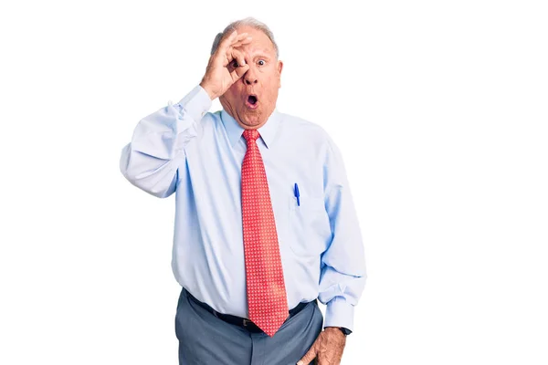 Hombre Mayor Guapo Pelo Gris Con Elegante Corbata Camisa Haciendo —  Fotos de Stock