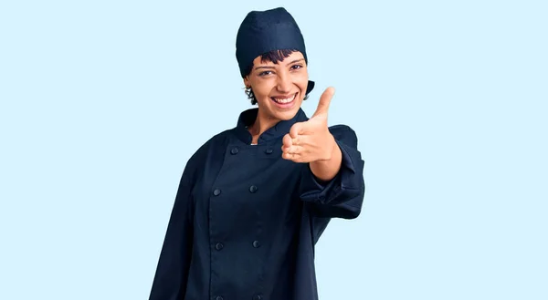 Young Brunette Woman Short Hair Wearing Professional Cook Uniform Smiling — Stock Photo, Image