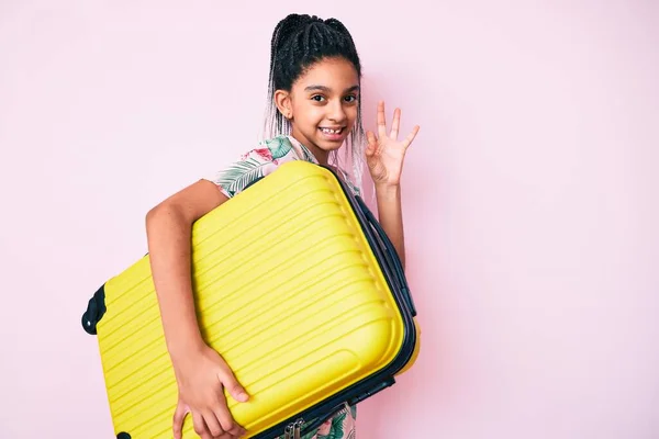 Young African American Girl Child Braids Holding Suitcase Going Summer — Stock fotografie