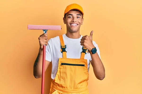 Young Handsome African American Man Window Cleaner Holding Glass Washer — Stock Photo, Image