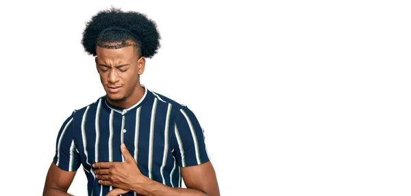 Afroamerikansk Man Med Afro Hår Klädd Avslappnade Kläder Med Hand — Stockfoto