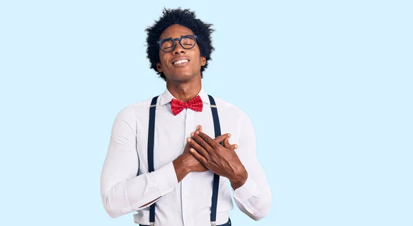 Bonito Homem Africano Americano Com Cabelo Afro Vestindo Hipster Olhar — Fotografia de Stock