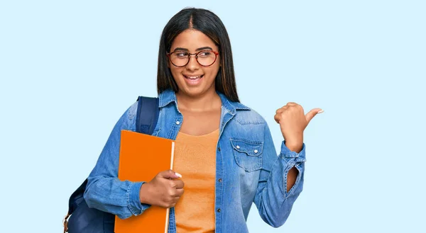 Young Latin Girl Wearing Student Backpack Holding Books Smiling Happy — ストック写真