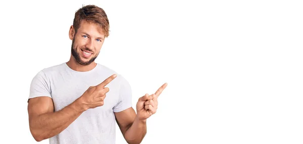 Young Caucasian Man Wearing Casual White Tshirt Smiling Looking Camera — Stock Photo, Image