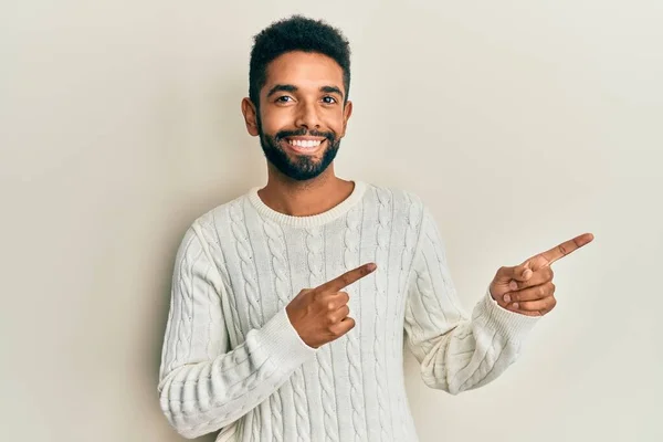 Handsome Young Hispanic Man Wearing Casual Winter Sweater Shouting Screaming — Stock Photo, Image