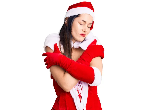 Joven Hermosa Mujer Caucásica Vistiendo Traje Santa Claus Abrazándose Feliz —  Fotos de Stock