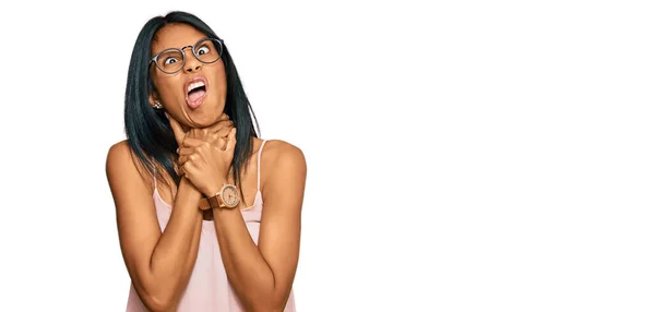 Young African American Woman Wearing Casual Clothes Glasses Shouting Suffocate — Stock Photo, Image