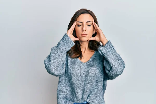 Young Brunette Woman Wearing Casual Winter Sweater Hand Head Pain — Stock Photo, Image