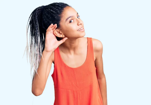 Aranyos Afro Amerikai Lány Alkalmi Ruhákat Visel Fültől Fülig Mosolyog — Stock Fotó