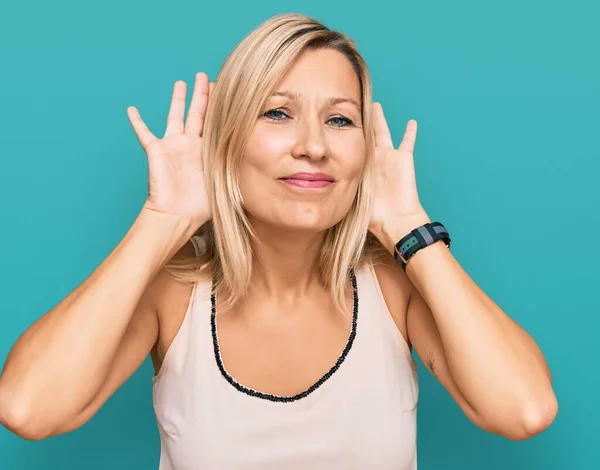 Kaukasische Frau Mittleren Alters Lässiger Kleidung Die Versucht Beide Hände — Stockfoto