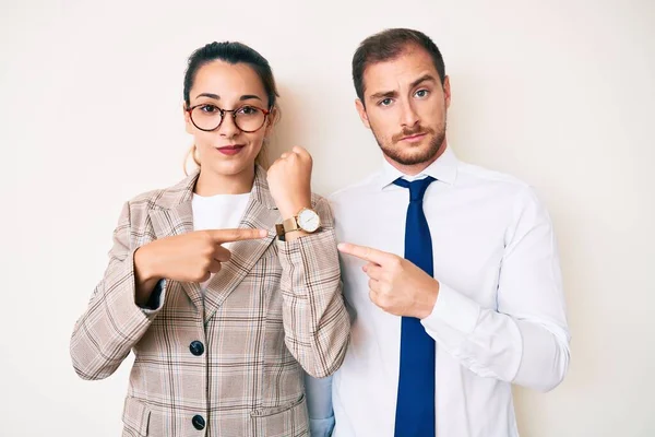 Beautiful Couple Wearing Business Clothes Hurry Pointing Watch Time Impatience —  Fotos de Stock