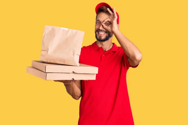 Bonito Loiro Com Barba Segurando Tirar Comida Sorrindo Feliz Fazendo — Fotografia de Stock