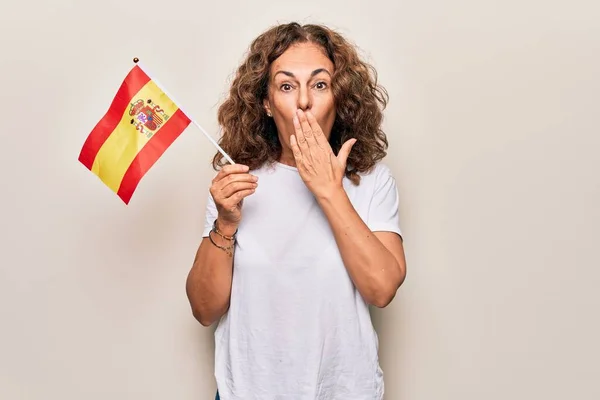 Mujer Patriótica Hermosa Mediana Edad Sosteniendo Bandera Española Sobre Fondo — Foto de Stock