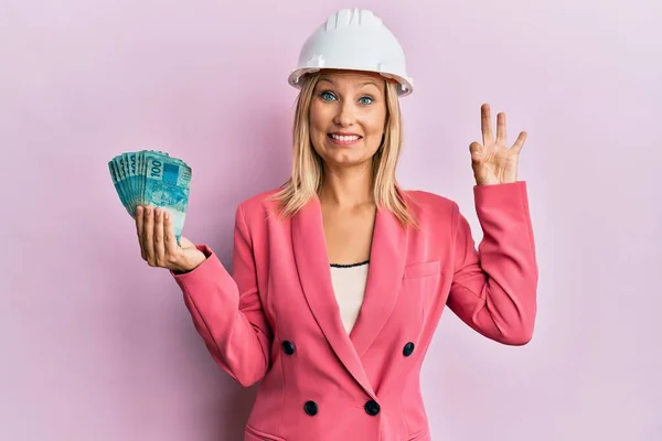 Mooie Middelbare Leeftijd Blonde Vrouw Dragen Architect Hardhat Met Braziliaanse — Stockfoto