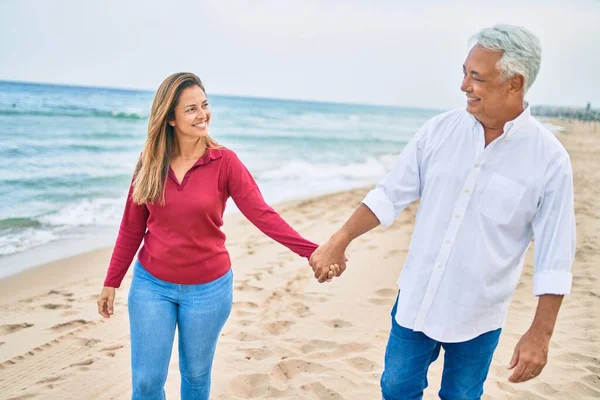 Middle Age Hispanic Couple Smiling Happy Walking Beach — Stock Photo, Image