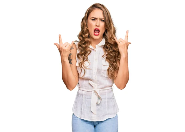 Young Blonde Girl Wearing Casual Clothes Shouting Crazy Expression Doing — Stock Photo, Image