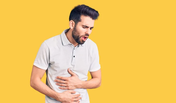 Homem Bonito Jovem Com Barba Vestindo Pólo Casual Com Mão — Fotografia de Stock