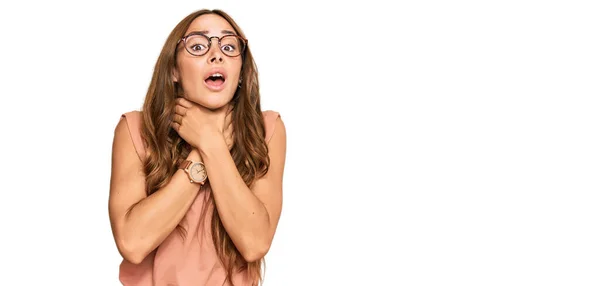 Young Hispanic Woman Wearing Casual Clothes Glasses Shouting Suffocate Because — Stock Photo, Image