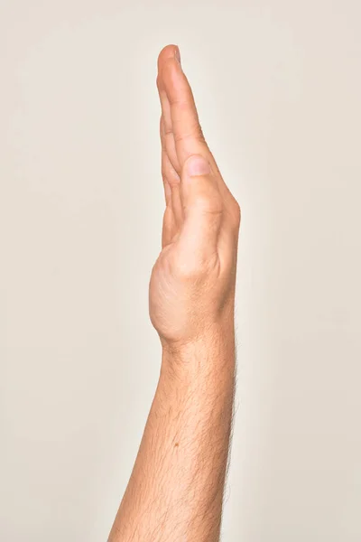 Mão Jovem Caucasiano Mostrando Dedos Sobre Fundo Branco Isolado Mostrando — Fotografia de Stock