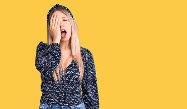 Young Beautiful Blonde Woman Wearing Casual Clothes Yawning Tired Covering — Stock Photo, Image