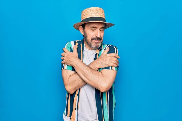 Hombre Turístico Guapo Mediana Edad Vacaciones Vistiendo Camisa Sombrero Sobre —  Fotos de Stock