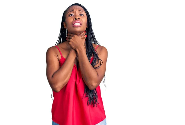 Jonge Afro Amerikaanse Vrouw Draagt Casual Kleding Schreeuwend Verstikkend Omdat — Stockfoto