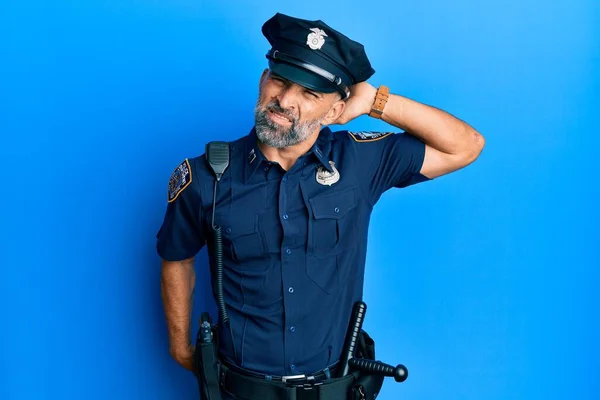 Medelålders Stilig Man Klädd Polis Uniform Lider Nacksmärtor Skada Vidrör — Stockfoto