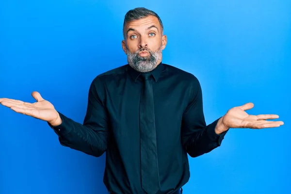 Homem Bonito Meia Idade Vestindo Camisa Negócios Gravata Expressão Indolor — Fotografia de Stock