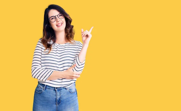 Beautiful Young Brunette Woman Wearing Casual Clothes Glasses Big Smile — Stock Photo, Image