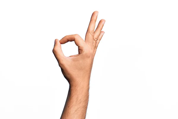 Рука Кавказского Молодого Человека Показывает Пальцы Изолированном Белом Фоне Жестикулируя — стоковое фото