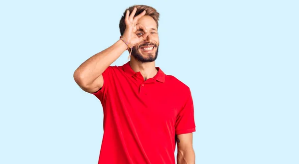 Knappe Blonde Man Met Baard Casual Kleding Doet Gebaar Met — Stockfoto